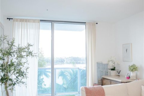 Condo in Sunrise, Florida, 2 bedrooms  № 1867967 - photo 17