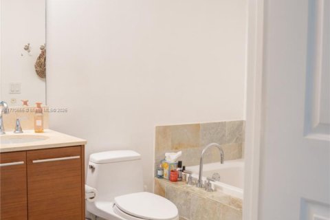 Condo in Sunrise, Florida, 2 bedrooms  № 1867967 - photo 20
