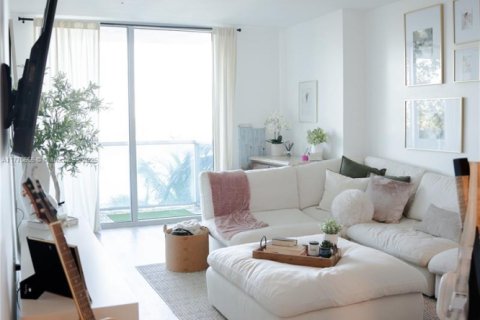 Condo in Sunrise, Florida, 2 bedrooms  № 1867967 - photo 15