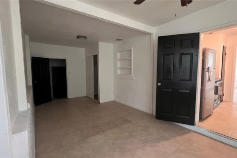 House in Orlando, Florida 5 bedrooms, 129.23 sq.m. № 1793061 - photo 27