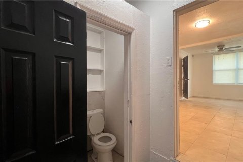 House in Orlando, Florida 5 bedrooms, 129.23 sq.m. № 1793061 - photo 30