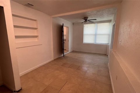 House in Orlando, Florida 5 bedrooms, 129.23 sq.m. № 1793061 - photo 28