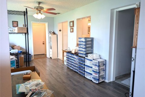 House in Pinellas Park, Florida 2 bedrooms, 137.5 sq.m. № 2115407 - photo 25