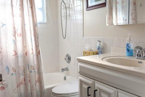 House in Pinellas Park, Florida 2 bedrooms, 137.5 sq.m. № 2115407 - photo 14