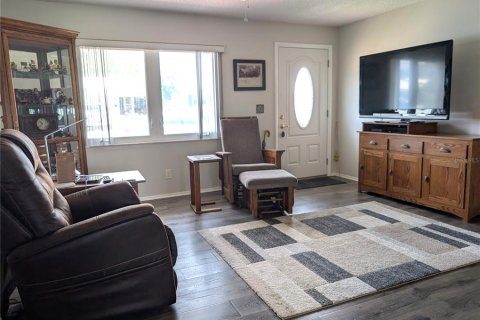 House in Pinellas Park, Florida 2 bedrooms, 137.5 sq.m. № 2115407 - photo 8