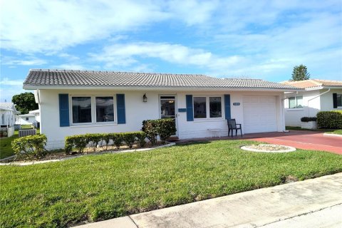 House in Pinellas Park, Florida 2 bedrooms, 137.5 sq.m. № 2115407