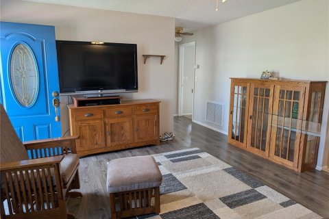 House in Pinellas Park, Florida 2 bedrooms, 137.5 sq.m. № 2115407 - photo 10