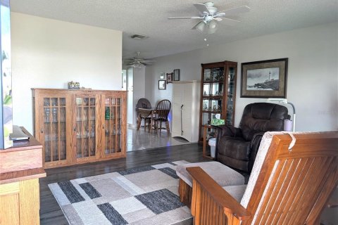 House in Pinellas Park, Florida 2 bedrooms, 137.5 sq.m. № 2115407 - photo 7