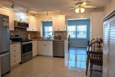 House in Pinellas Park, Florida 2 bedrooms, 137.5 sq.m. № 2115407 - photo 18