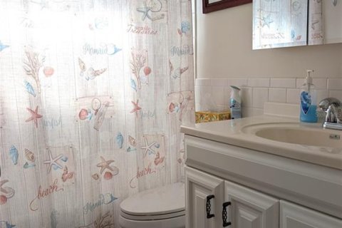House in Pinellas Park, Florida 2 bedrooms, 137.5 sq.m. № 2115407 - photo 13
