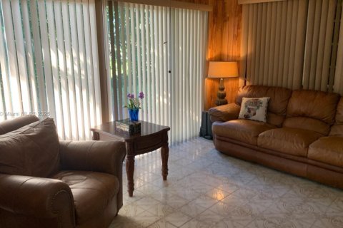 Villa ou maison à vendre à Hialeah, Floride: 3 chambres, 96.99 m2 № 1966325 - photo 17