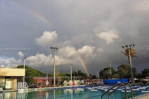 Villa ou maison à vendre à Hialeah, Floride: 3 chambres, 96.99 m2 № 1966325 - photo 5