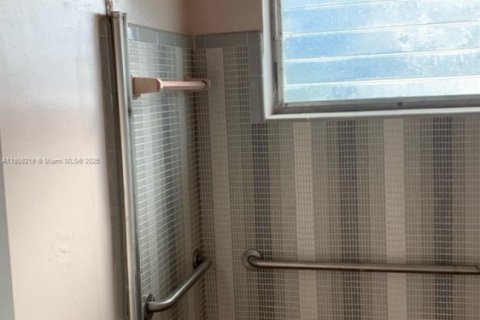 Villa ou maison à vendre à Hialeah, Floride: 3 chambres, 96.99 m2 № 1966325 - photo 16