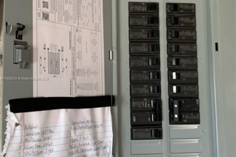 Villa ou maison à vendre à Hialeah, Floride: 3 chambres, 96.99 m2 № 1966325 - photo 14