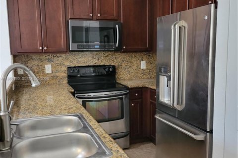 Touwnhouse à vendre à Miramar, Floride: 3 chambres, 139.63 m2 № 2089876 - photo 6