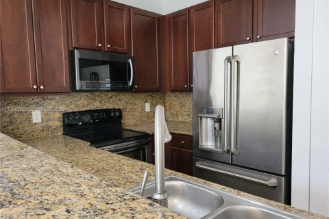Touwnhouse à vendre à Miramar, Floride: 3 chambres, 139.63 m2 № 2089876 - photo 8