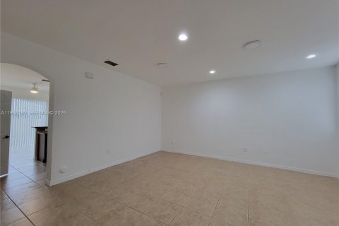 Touwnhouse à vendre à Miramar, Floride: 3 chambres, 139.63 m2 № 2089876 - photo 22