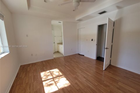 Touwnhouse à vendre à Miramar, Floride: 3 chambres, 139.63 m2 № 2089876 - photo 12