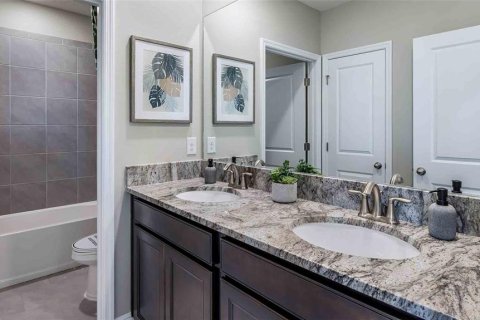 House in Land O' Lakes, Florida 4 bedrooms, 307.79 sq.m. № 1882910 - photo 16