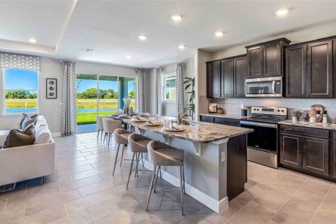 House in Land O' Lakes, Florida 4 bedrooms, 307.79 sq.m. № 1882910 - photo 4