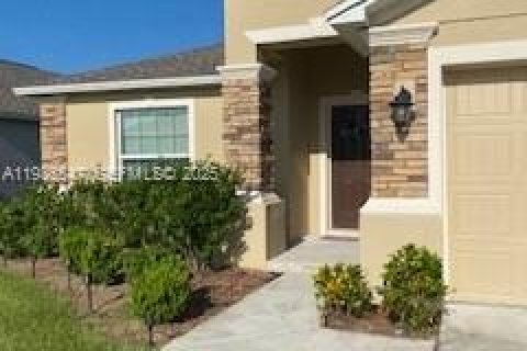 Casa en alquiler en Lakeland, Florida, 3 dormitorios № 1993728 - foto 5