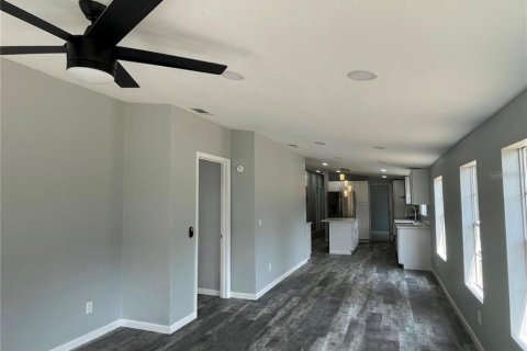Villa ou maison à vendre à Wesley Chapel, Floride: 4 chambres, 170.75 m2 № 2215509 - photo 7