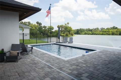 House in New Smyrna Beach, Florida 4 bedrooms, 284.56 sq.m. № 2200212 - photo 9