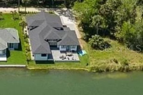 House in New Smyrna Beach, Florida 4 bedrooms, 284.56 sq.m. № 2200212 - photo 20