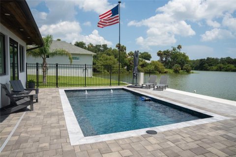 House in New Smyrna Beach, Florida 4 bedrooms, 284.56 sq.m. № 2200212 - photo 7