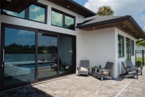 House in New Smyrna Beach, Florida 4 bedrooms, 284.56 sq.m. № 2200212 - photo 6