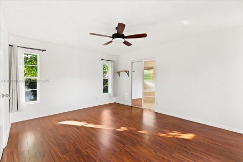 Casa en venta en West Park, Florida, 3 dormitorios, 187.94 m2 № 1967062 - foto 19