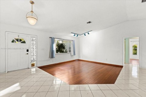 Casa en venta en West Park, Florida, 3 dormitorios, 187.94 m2 № 1967062 - foto 9