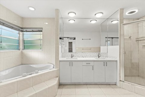 Casa en venta en West Park, Florida, 3 dormitorios, 187.94 m2 № 1967062 - foto 23