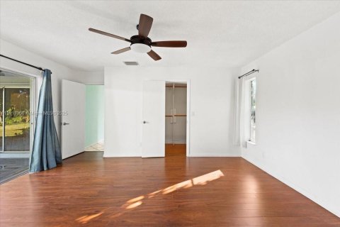 Casa en venta en West Park, Florida, 3 dormitorios, 187.94 m2 № 1967062 - foto 20