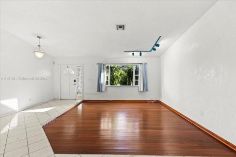 Casa en venta en West Park, Florida, 3 dormitorios, 187.94 m2 № 1967062 - foto 8