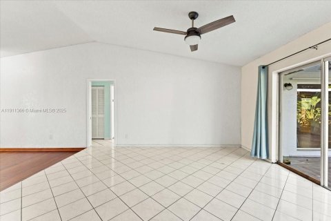 Casa en venta en West Park, Florida, 3 dormitorios, 187.94 m2 № 1967062 - foto 16