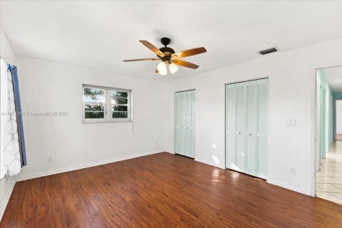 Casa en venta en West Park, Florida, 3 dormitorios, 187.94 m2 № 1967062 - foto 25