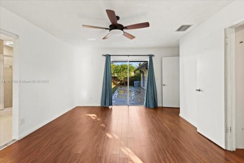 Casa en venta en West Park, Florida, 3 dormitorios, 187.94 m2 № 1967062 - foto 21