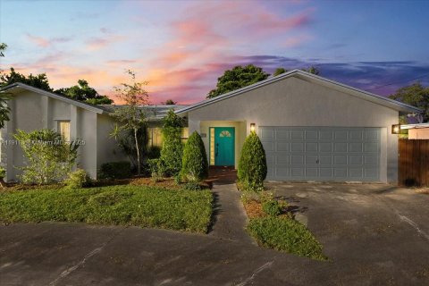 Casa en venta en West Park, Florida, 3 dormitorios, 187.94 m2 № 1967062 - foto 2