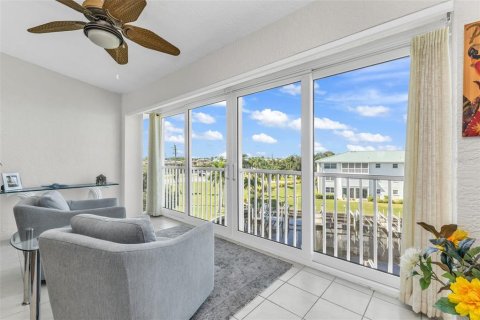 Condo in Punta Gorda, Florida, 3 bedrooms  № 2379795 - photo 24