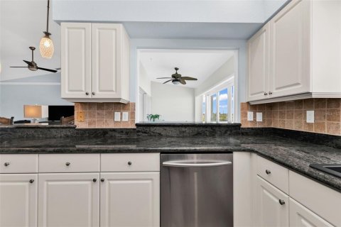 Condo in Punta Gorda, Florida, 3 bedrooms  № 2379795 - photo 22