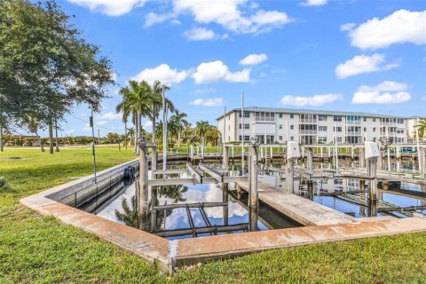Condo in Punta Gorda, Florida, 3 bedrooms  № 2379795 - photo 5