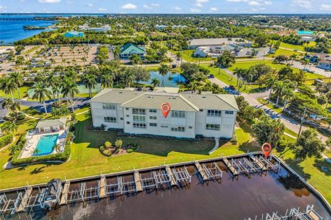 Condo in Punta Gorda, Florida, 3 bedrooms  № 2379795 - photo 4