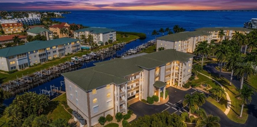 Condo in Punta Gorda, Florida, 3 bedrooms  № 2379795