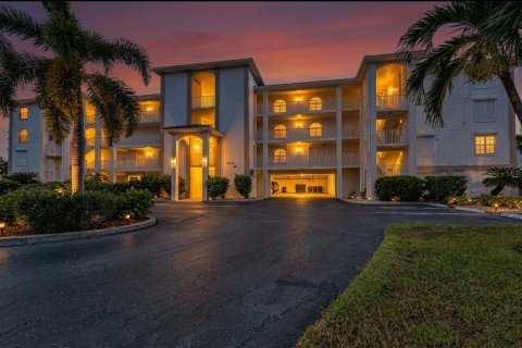 Condo in Punta Gorda, Florida, 3 bedrooms  № 2379795 - photo 2