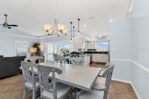 Condo in Punta Gorda, Florida, 3 bedrooms  № 2379795 - photo 17