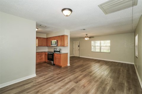 House in Tampa, Florida 3 bedrooms, 113.15 sq.m. № 1846575 - photo 7