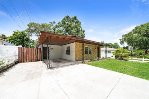 House in Tampa, Florida 3 bedrooms, 113.15 sq.m. № 1846575 - photo 2
