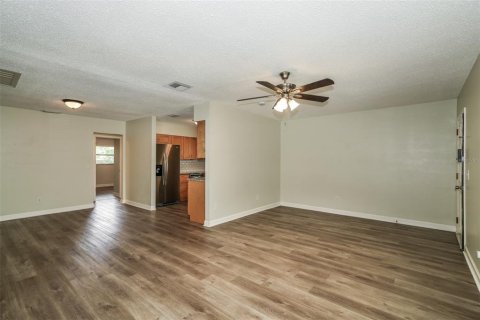 House in Tampa, Florida 3 bedrooms, 113.15 sq.m. № 1846575 - photo 5