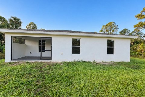 Villa ou maison à vendre à Lehigh Acres, Floride: 4 chambres, 148.09 m2 № 2431800 - photo 22